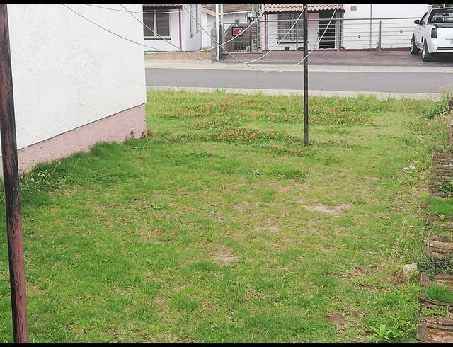 2 BEDROOM HOUSE TO LET IN REDCLIFFE
